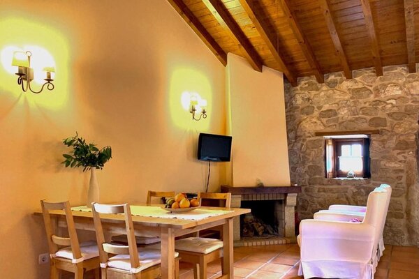 casalfrias257439481_5f92e8eac1fe7