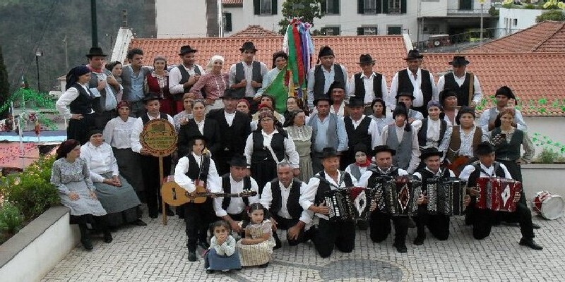 Grupo Folclórico Danças e Cantares de S. Tiago