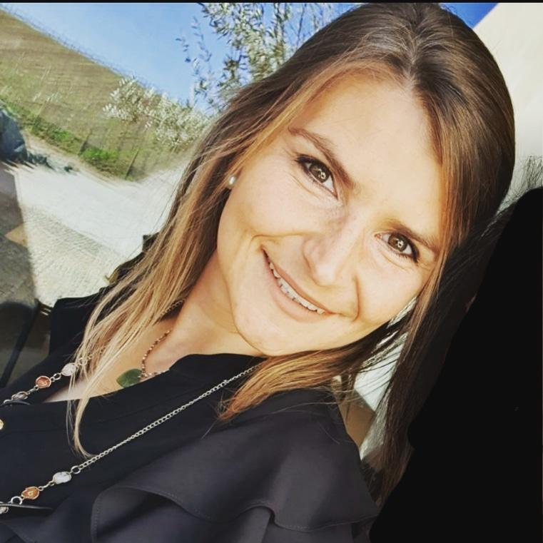 foto-carla_61f2af75b96f5